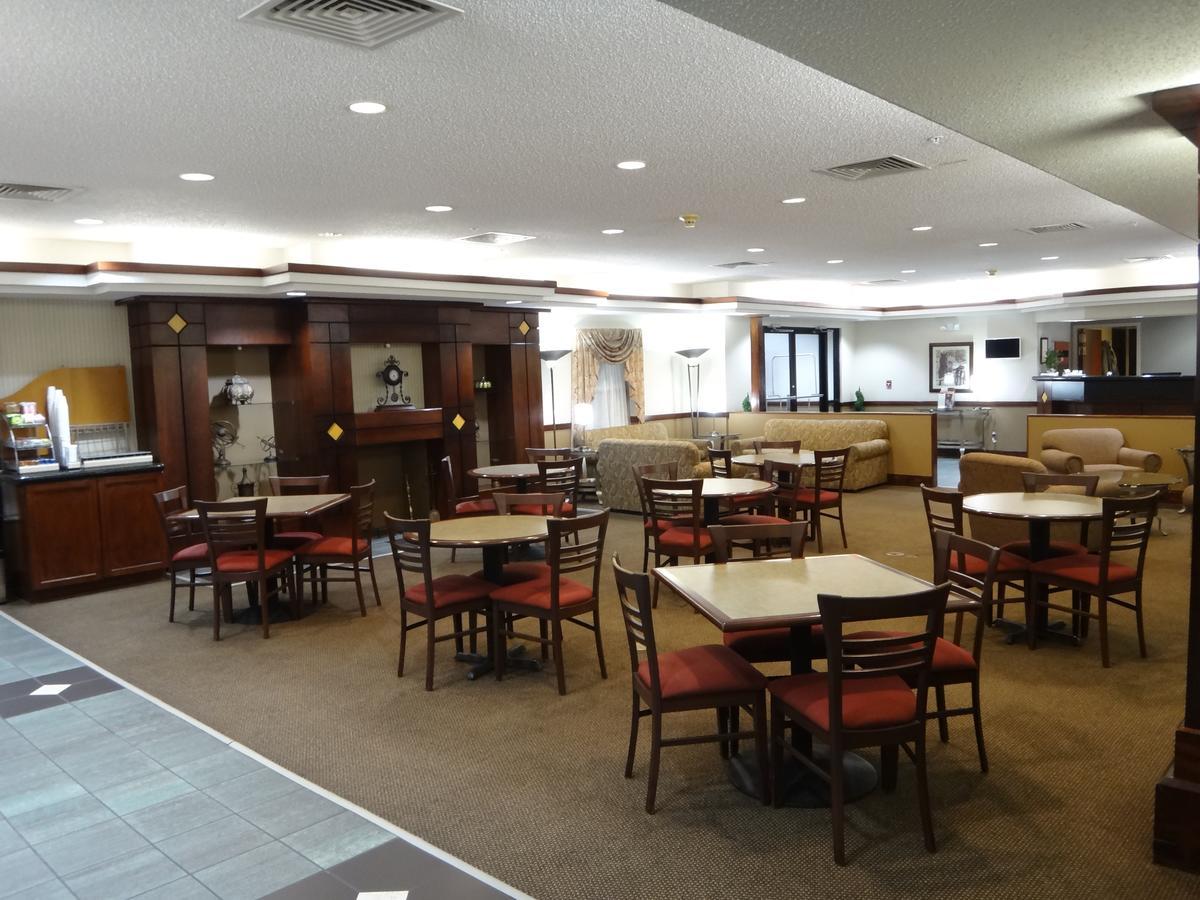 Windsor Inn & Suites Dodge City Exterior foto